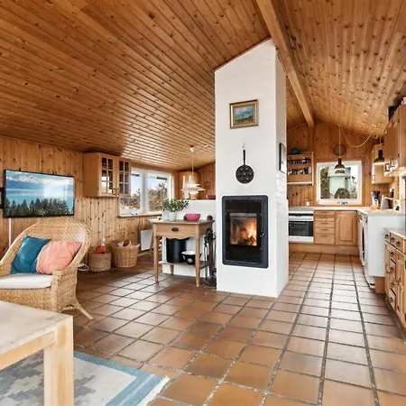 Dolores - 200m From The Sea By Interhome Feriehus *